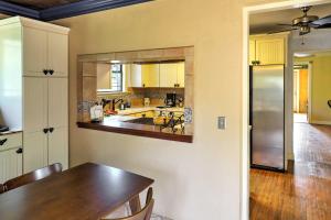 San Benito Home with Pond View - Short Drive to Gulf