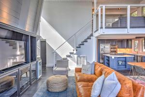 10 Mi to Skiing Tahoe City A-Frame Home