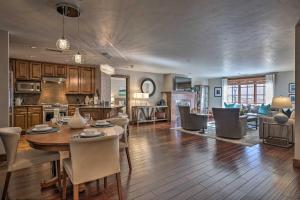 Apartment room in Condo with Community Perks Shuttle to Vail Beaver Creek!