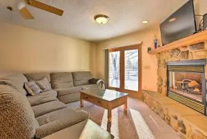 Cozy Riverfront Home with Fire Pit in Houghton Lake! - Saint Helen