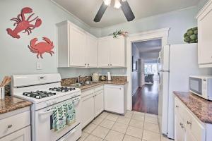 Steps to Avalon Bay Sunny Catalina Island Home!