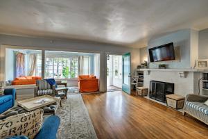 Steps to Avalon Bay Sunny Catalina Island Home!