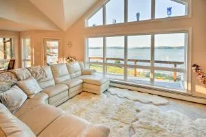 Luxurious Oceanfront Flanders Bay Home with Kayaks! - South Addison