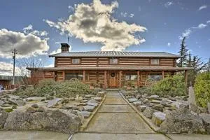 Paynes Creek Home with Hot Tub and Views! - Lake Almanor