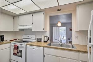 Gorgeous Cape Coral Duplex Home with Modern Interior