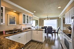 Beachfront Condo with Patio and Views - Walk to Shore!