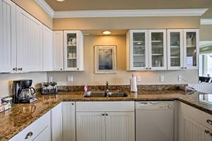 Beachfront Condo with Patio and Views - Walk to Shore!