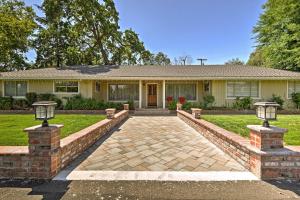 obrázek - Gilroy Home with Deck on 20 Acres, 7 Mi to Downtown!