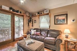 Gatlinburg Home with Hot Tub about 4 Mi to Town!