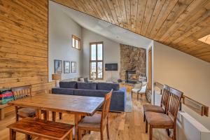 Modern Condo with Balcony and BBQ, 6 Mi to Winter Park