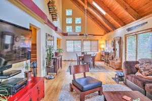 Modern South Whidbey House - Steps to Tidal Flats!