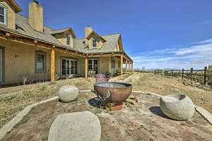Charming Mountain Estate with Views and Fire Pit! - Cerrillos