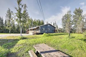 North Pole Apt with Furnished Deck about 11 Mi to UAF!