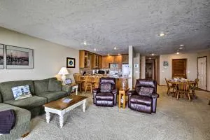 Lincoln Beach Condo with Balcony and Ocean Views! - 林肯市