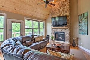 Lake-View Silver Point Condo by Hurricane Marina!