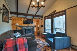 Inviting Beech Mountain Family Retreat with 3 Decks!
