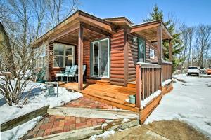 Fort Atkinson Cottage on Lake Koshkonong with Deck!