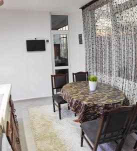 Уютен апартамент в Търговище - 2 спални и кухня