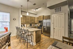 Chic Wilmington Condo in Brooklyn Arts District!