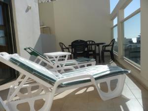 Two-Bedroom Duplex Apartment with Balcony and Sea View - Ben Yehuda 6A room in Elena Apartments
