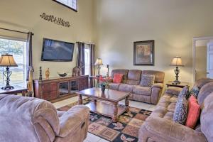 Private Resort Villa with Pool - Close to Disney!