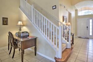 Private Resort Villa with Pool - Close to Disney!