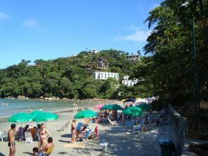 PÉ NA AREIA na Praia das Toninhas, Condomínio Wimbledon, direto na areia, o Melhor da região, completo, 5 estrelas !