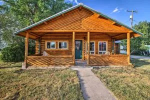 Pet-Friendly Augusta Cabin - Walk to Main Street! - Golden Ridge