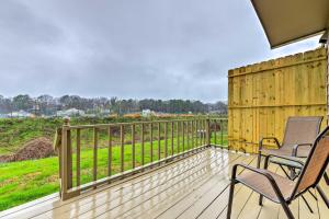 Holiday Home room in Durham Townhome with Deck - 15 Min to Downtown DPAC!