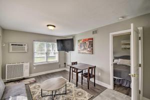 Updated Lake St Clair Cottage with Shared Amenities