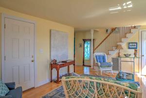 Spacious Outer Banks House with Private Dock!