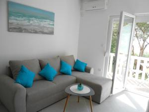 Two-Bedroom Apartment with Terrace and Sea View room in Apartments with a parking space Okrug Gornji Ciovo - 13859