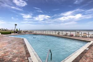 Waterfront Daytona Beach Shores Condo with Amenities