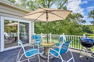 Wawayanda House on 62 Acres - Multiple Fireplaces! - 米德尔敦