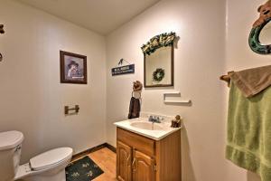 Huge Preston Cabin w Game Room & Mountain Views!