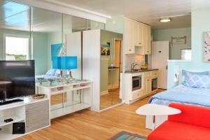 Virginia Beach Oceanfront Studio with Serene Views!