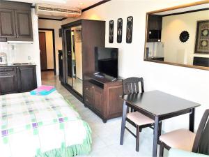 Sea view apartment Rimhad condominium Pattaya