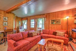 Walk to River! Its A Wonderful Life Cottage