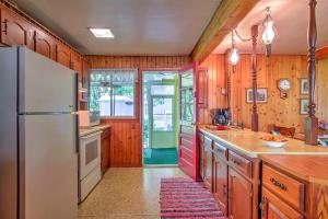 Walk to River! Its A Wonderful Life Cottage