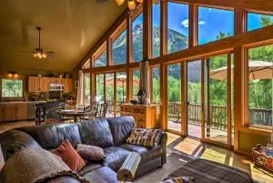 Peaceful Marble, Colorado Home with Deck and Mtn Views - Redstone