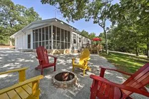 Bull Shoals Lake Home with Porch - Steps to Water! - Харрисон