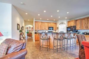 Lake Arrowhead Home with Mountain Views and Pool Table