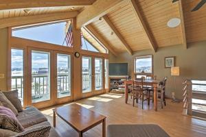 Holiday Home room in Lakeside Home with Deck and Views 7 Miles to RMNP!