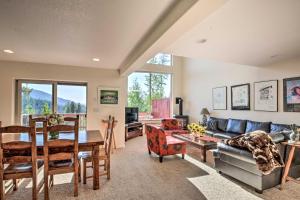 Whitefish Townhome with Private Hot Tub and Mtn Views