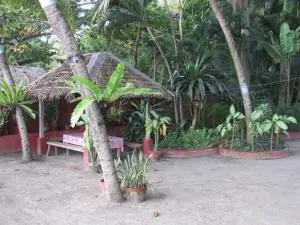 Felipa Beach and Guesthouse - Gumamela - Bacong