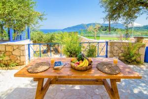 Aghios Sostis Villa Sleeps 6 with Pool Air Con and WiFi Zakynthos Greece