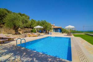 Aghios Sostis Villa Sleeps 6 with Pool Air Con and WiFi Zakynthos Greece