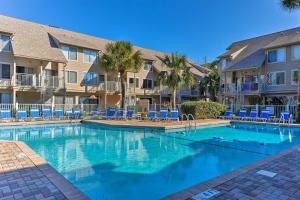 Walk to Hilton Head Island Beach Villa with Balcony