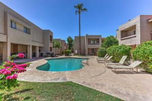 Apartment room in Idyllic Scottsdale Condo with Pool - Walk to Old Town