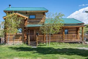 Holiday Home room in Spacious Buena Vista Cabin Near Creek with Mtn Views!